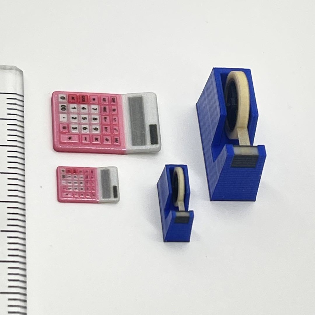 ミニチュア 電卓 テープカッター 文具 フィギュアに 完成品 3D ドールハウスに ミニチュアイメージ