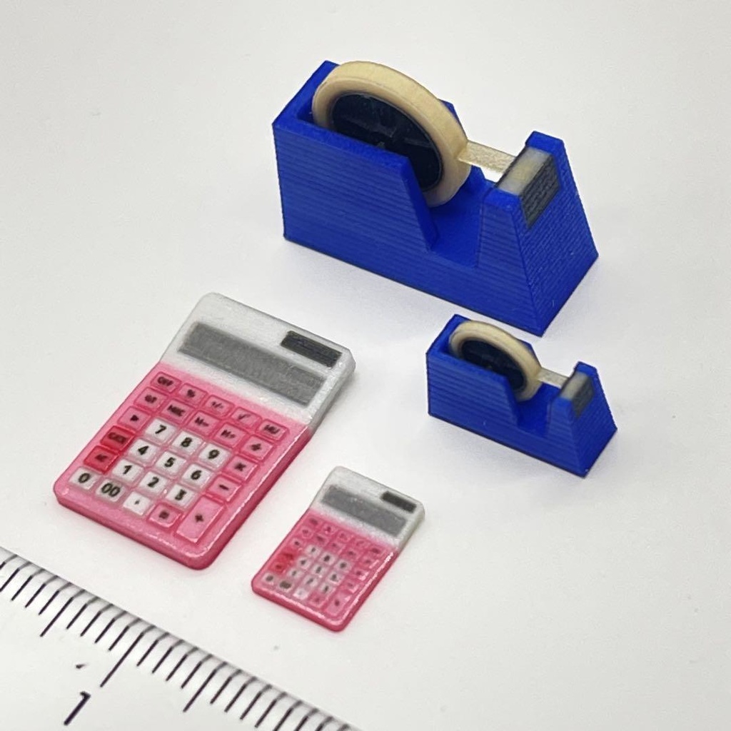 ミニチュア 電卓 テープカッター 文具 フィギュアに 完成品 3D ドールハウスに ミニチュアイメージ