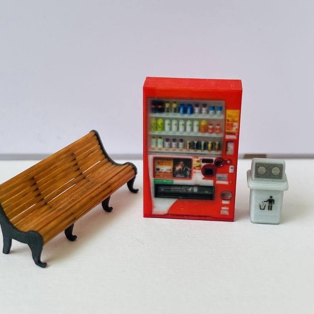 1/64 ミニチュア 自販機(飲み物立体) ベンチ 空き缶入れ ゴミ箱 ミニカーに ジオラマに 住宅模型 3Dプリンタ ミニチュアイメージ 完成品
