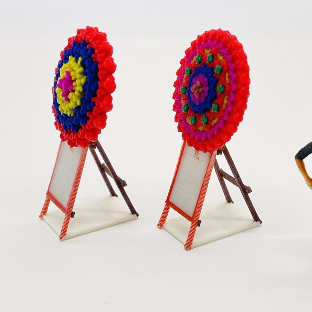 1/64 花輪二個 ミニチュア フィギュアに 完成品 ジオラマに 住宅模型 ミニチュアイメージ ミニカーに