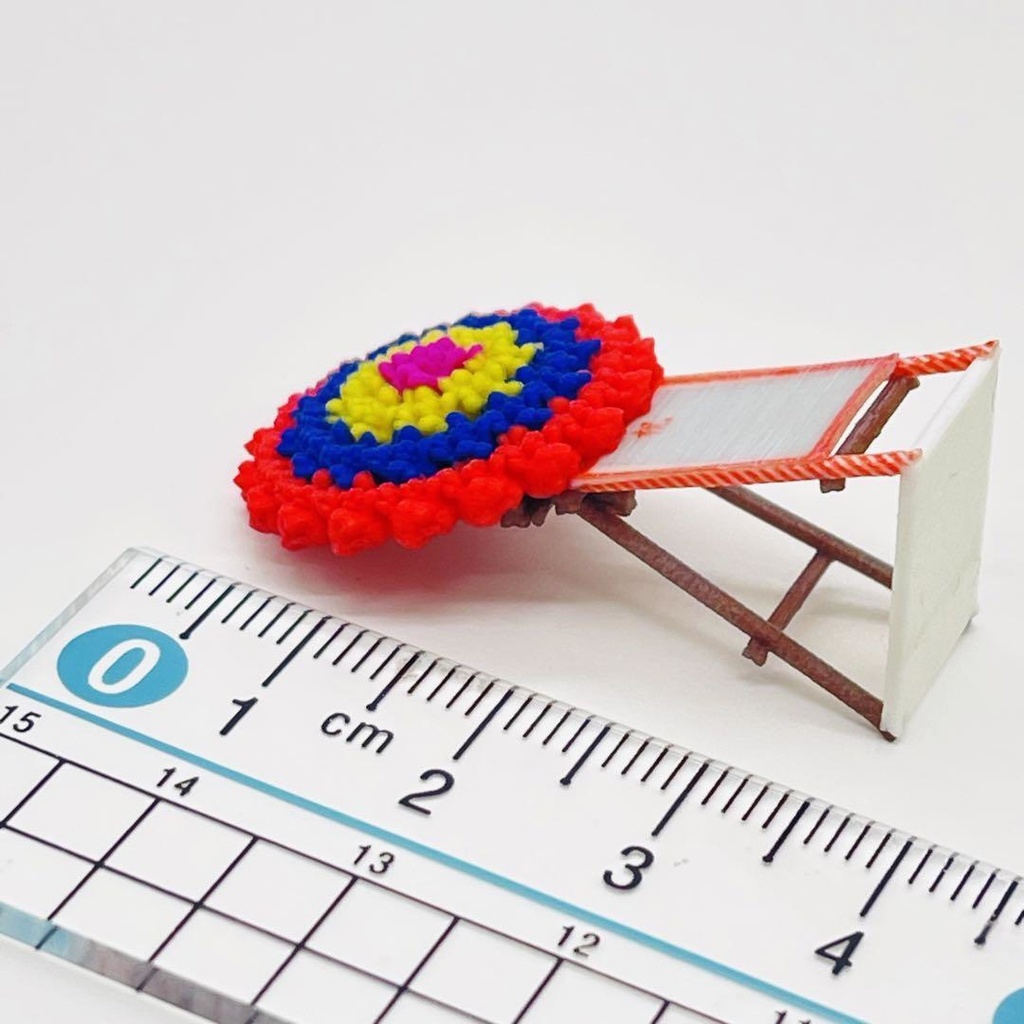 1/64 花輪二個 ミニチュア フィギュアに 完成品 ジオラマに 住宅模型 ミニチュアイメージ ミニカーに