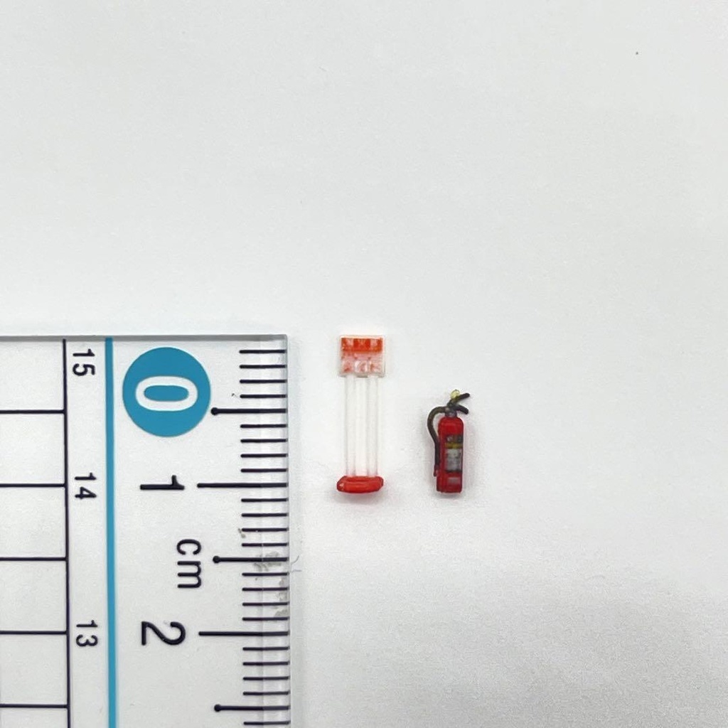 HOゲージ 1/80 ミニチュア 消火器+スタンド 完成品 ジオラマ 鉄道模型 3D ミニチュアイメージ