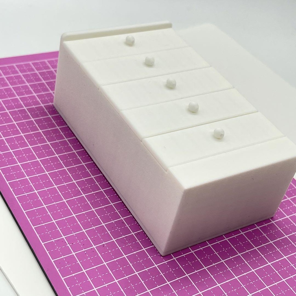 ミニチュア たんす タンス 箪笥 家具 白 完成品 ドールハウスに フィギュアに リカちゃんなどにも ミニチュアイメージ 3D