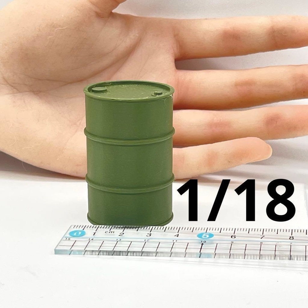 1/18 ミニチュア　ドラム缶　ミリタリー　アーミーグリーン　　グリーン　フィギュアに　ジオラマ　ドールハウス　ミニカーに　完成品　ミニチュアイメージ