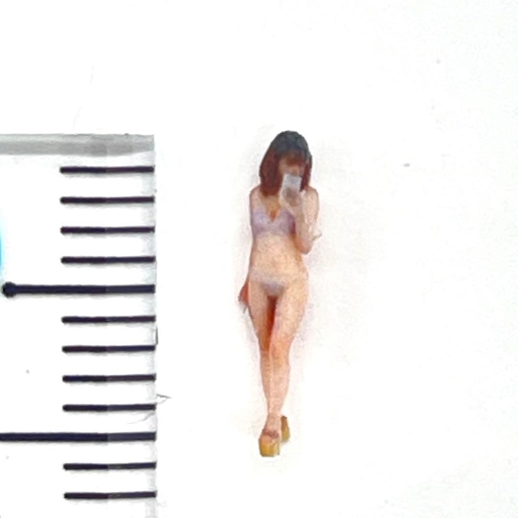 Nゲージ 3DA-X-SS-003 スマホ女性 フィギュア 水着 ビキニ 3Dフィギュア リアルフィギュア 鉄道模型 ジオラマ 完成品 ミニチュアイメージ レイアウトに