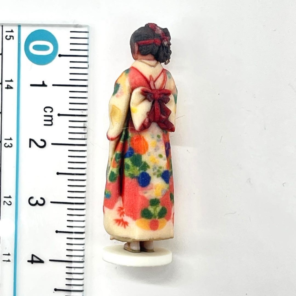 1/43 フィギュア 3DA-X-PT-006 振袖 成人式 着物 フィギュア 完成品 ジオラマ ミニカーに 台付きタイプ ミニチュア