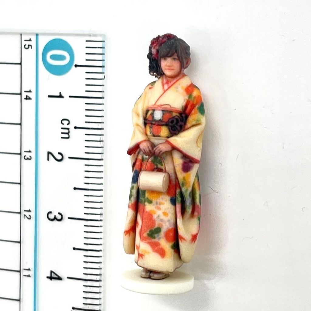 1/43 フィギュア 3DA-X-PT-006 振袖 成人式 着物 フィギュア 完成品 ジオラマ ミニカーに 台付きタイプ ミニチュア