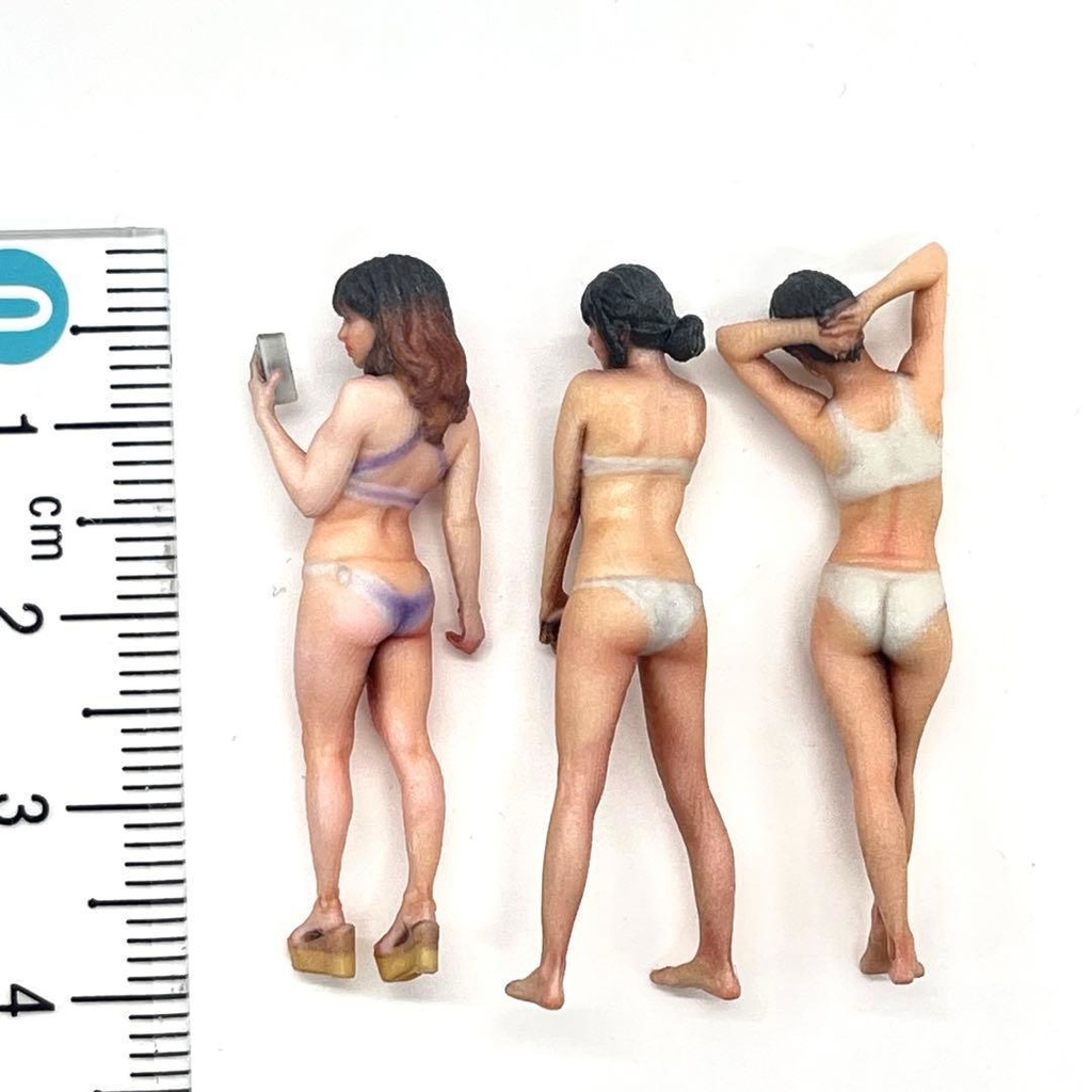 1/43 フィギュア三体 水着 リアルフィギュア 3Dフィギュア 完成品 ミニチュアイメージ ミニカーに ジオラマに 住宅模型に