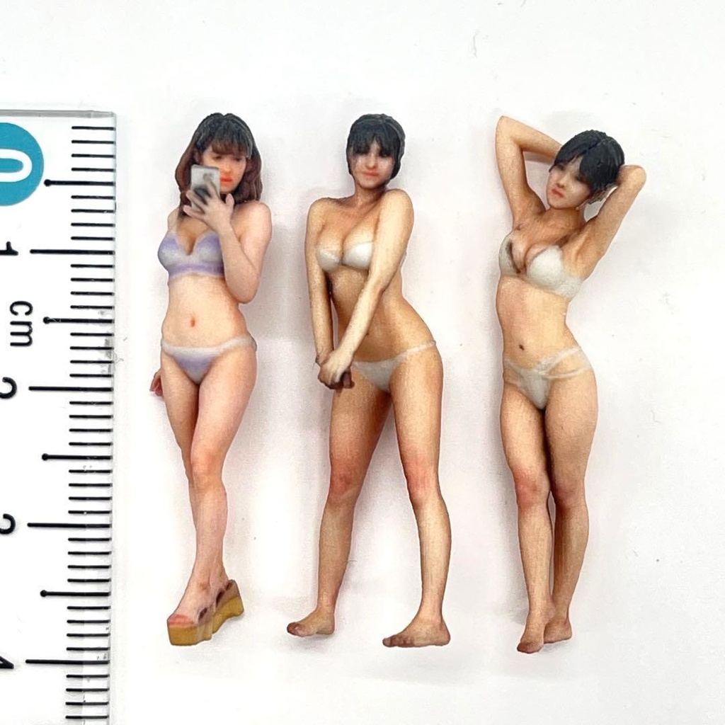 1/43 フィギュア三体 水着 リアルフィギュア 3Dフィギュア 完成品 ミニチュアイメージ ミニカーに ジオラマに 住宅模型に