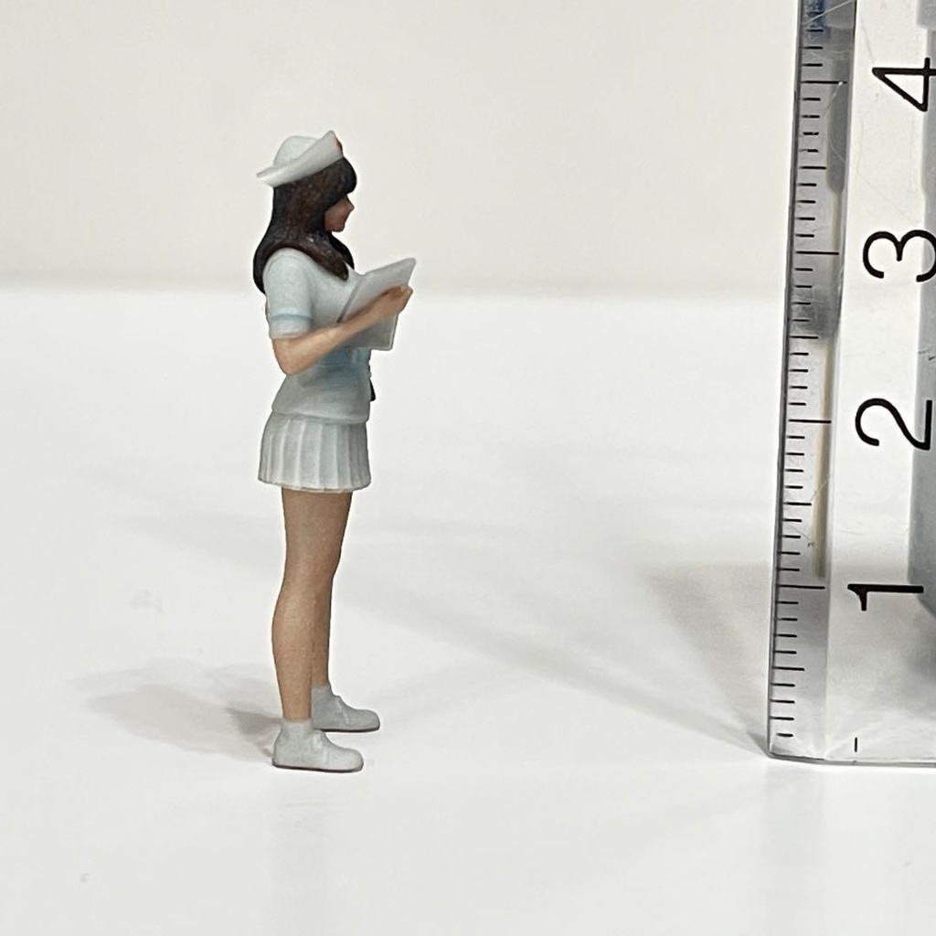 1/43 ナース フィギュア 3Dフィギュア ミニチュア ミニカーに ジオラマに ミニチュアイメージ 完成品 リアルフィギュア