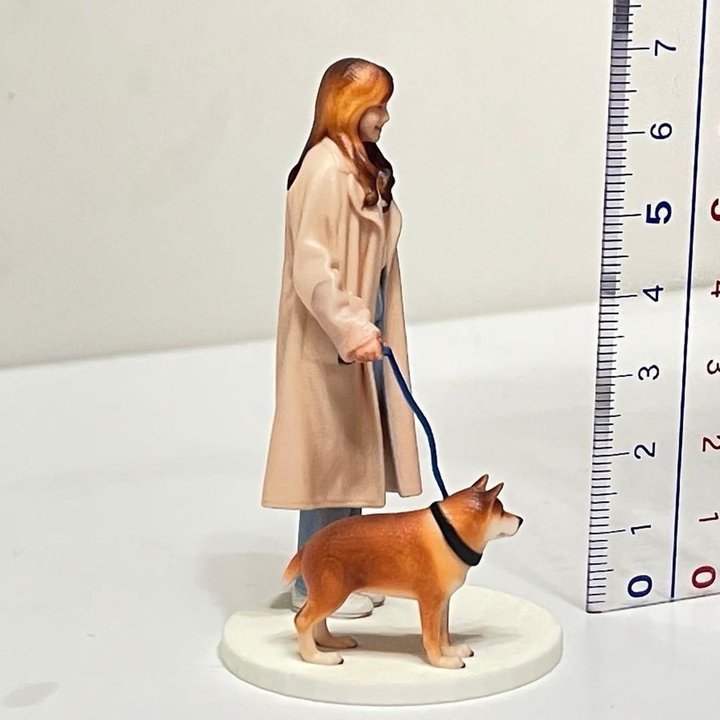 1/24 フィギュア リアルフィギュア 犬とお姉さん ミニチュア ジオラマ ミニカー ミニチュアイメージ