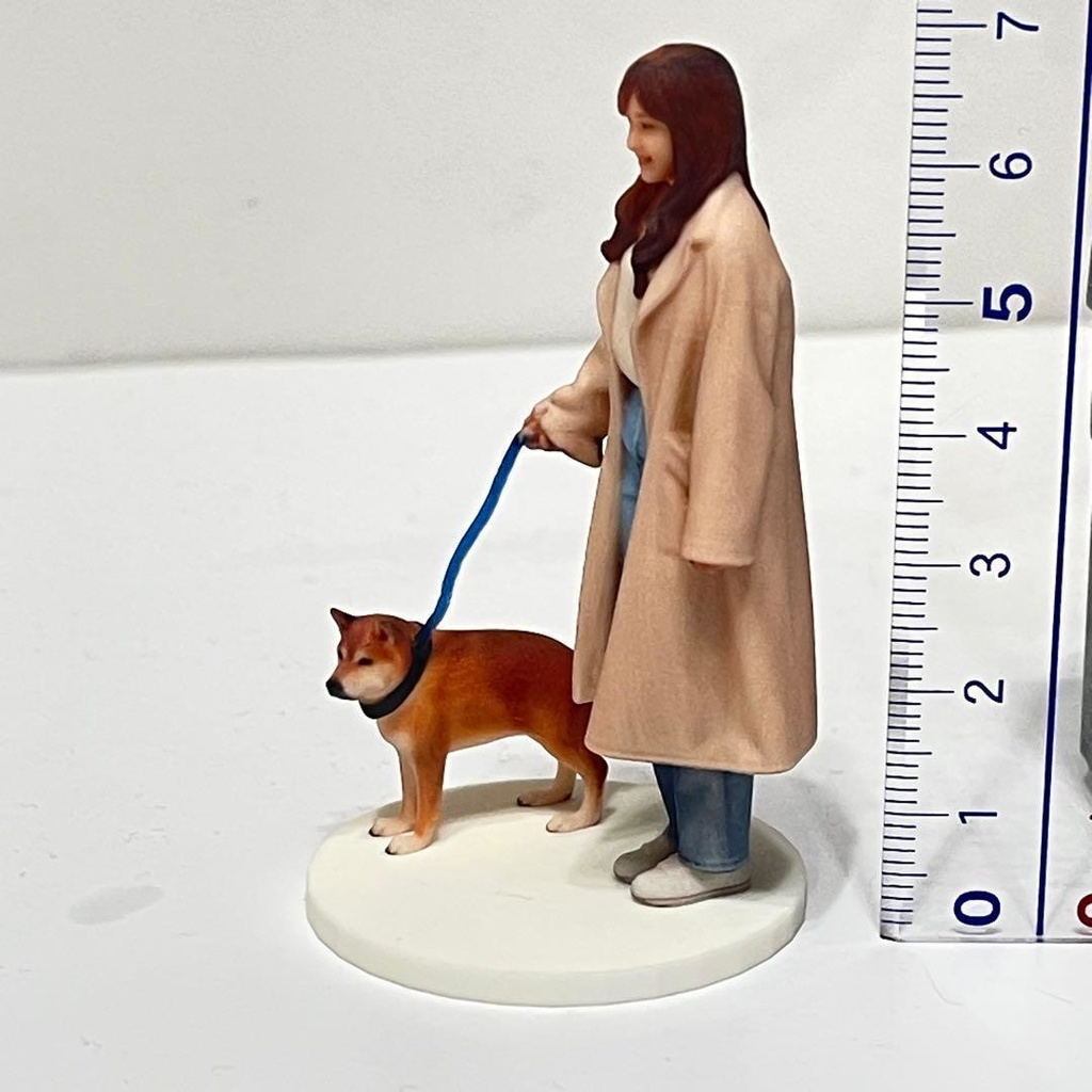 1/24 フィギュア リアルフィギュア 犬とお姉さん ミニチュア ジオラマ ミニカー ミニチュアイメージ