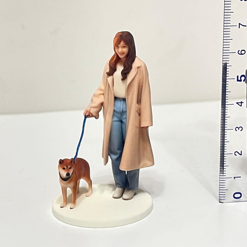 1/24 フィギュア リアルフィギュア 犬とお姉さん ミニチュア ジオラマ ミニカー ミニチュアイメージ