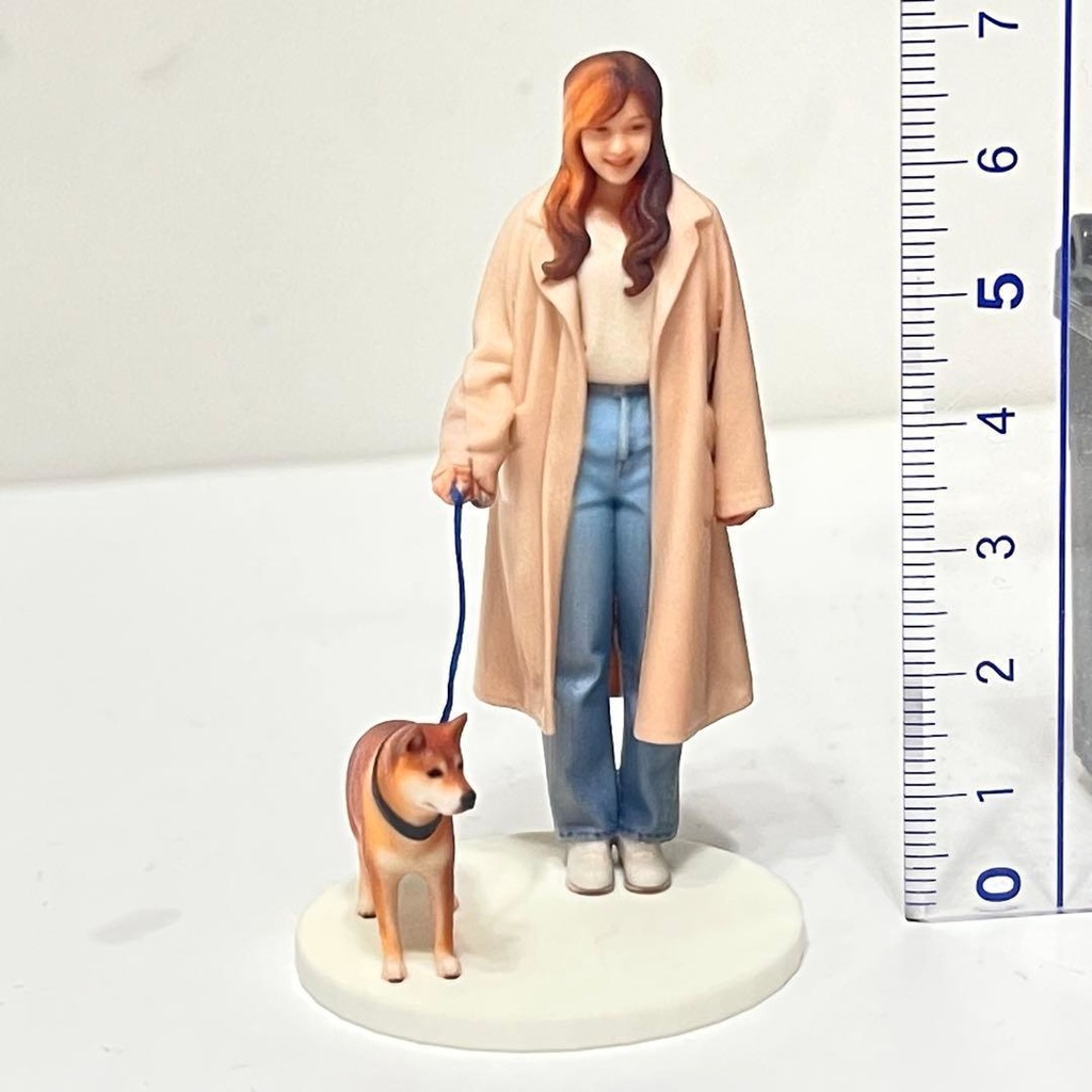1/24 フィギュア リアルフィギュア 犬とお姉さん ミニチュア ジオラマ ミニカー ミニチュアイメージ