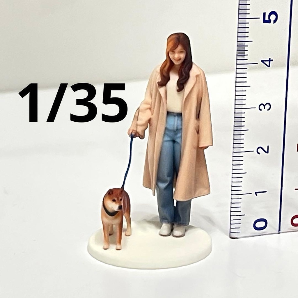 1/35 フィギュア リアルフィギュア 犬とお姉さん ミニチュア ジオラマ ミニカー 完成品 ミニチュアイメージ