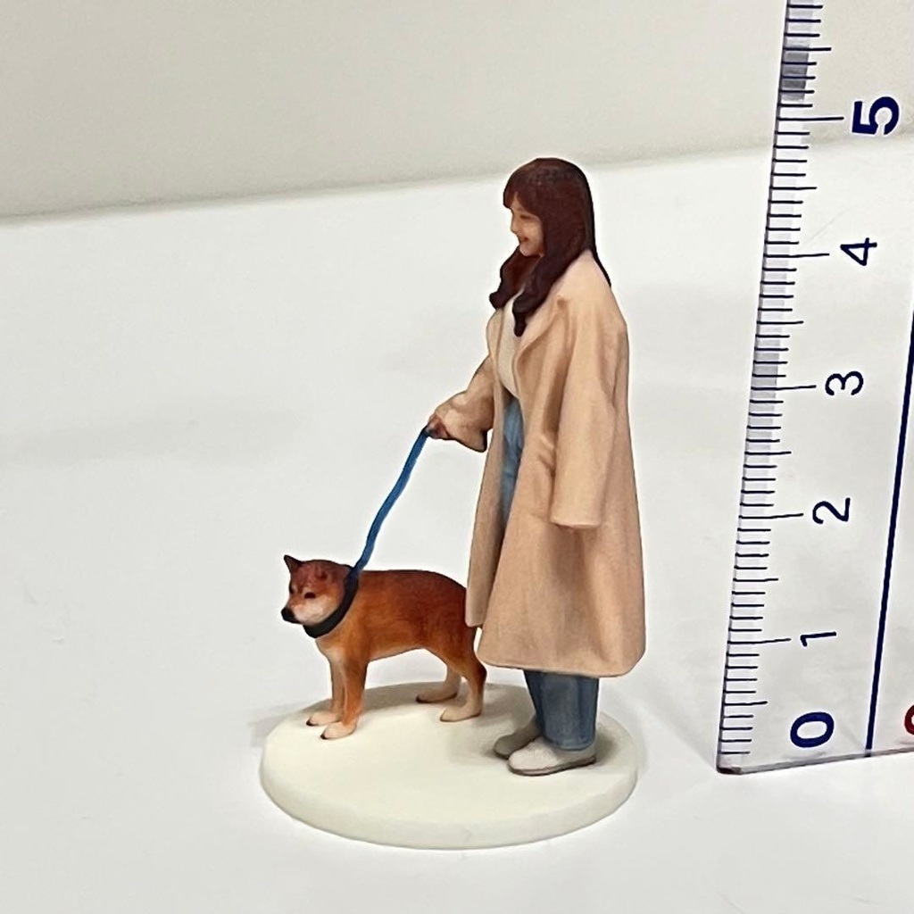 1/35 フィギュア リアルフィギュア 犬とお姉さん ミニチュア ジオラマ ミニカー 完成品 ミニチュアイメージ