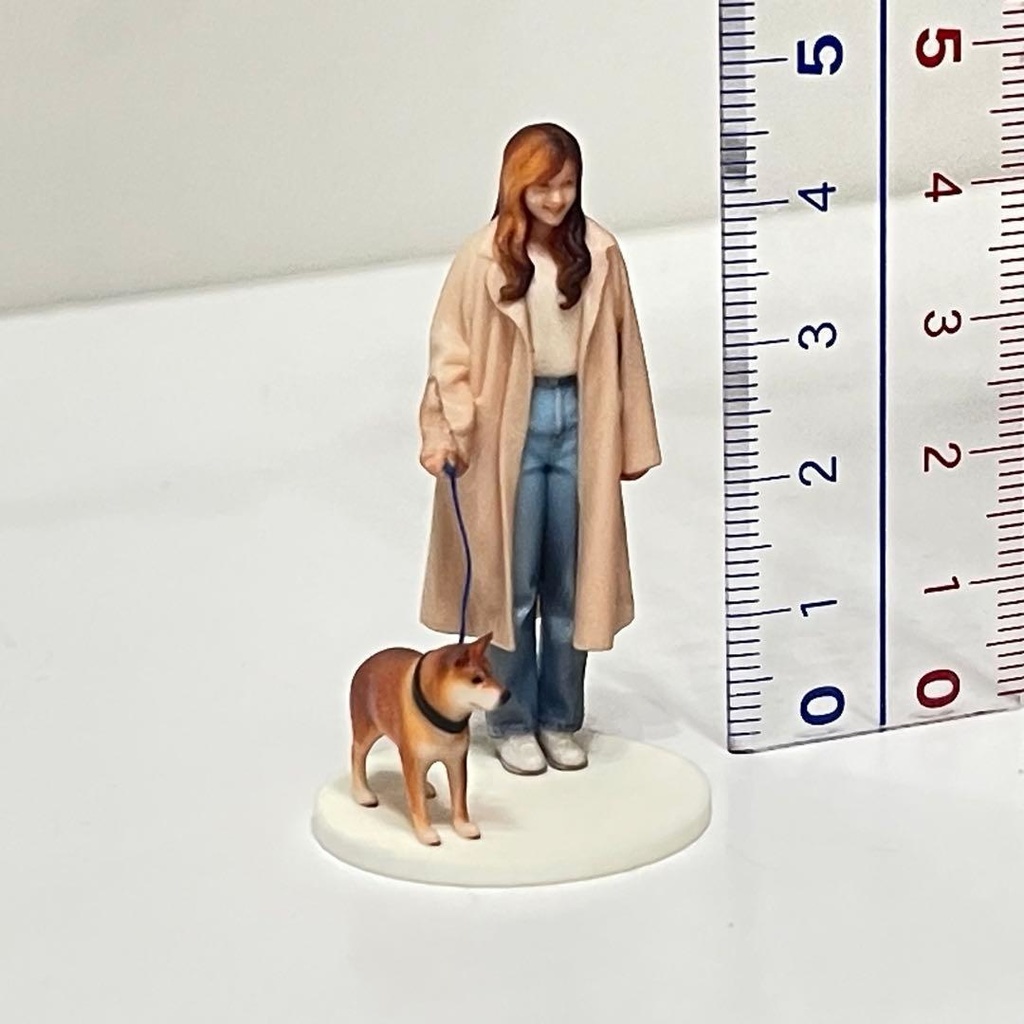 1/35 フィギュア リアルフィギュア 犬とお姉さん ミニチュア ジオラマ ミニカー 完成品 ミニチュアイメージ
