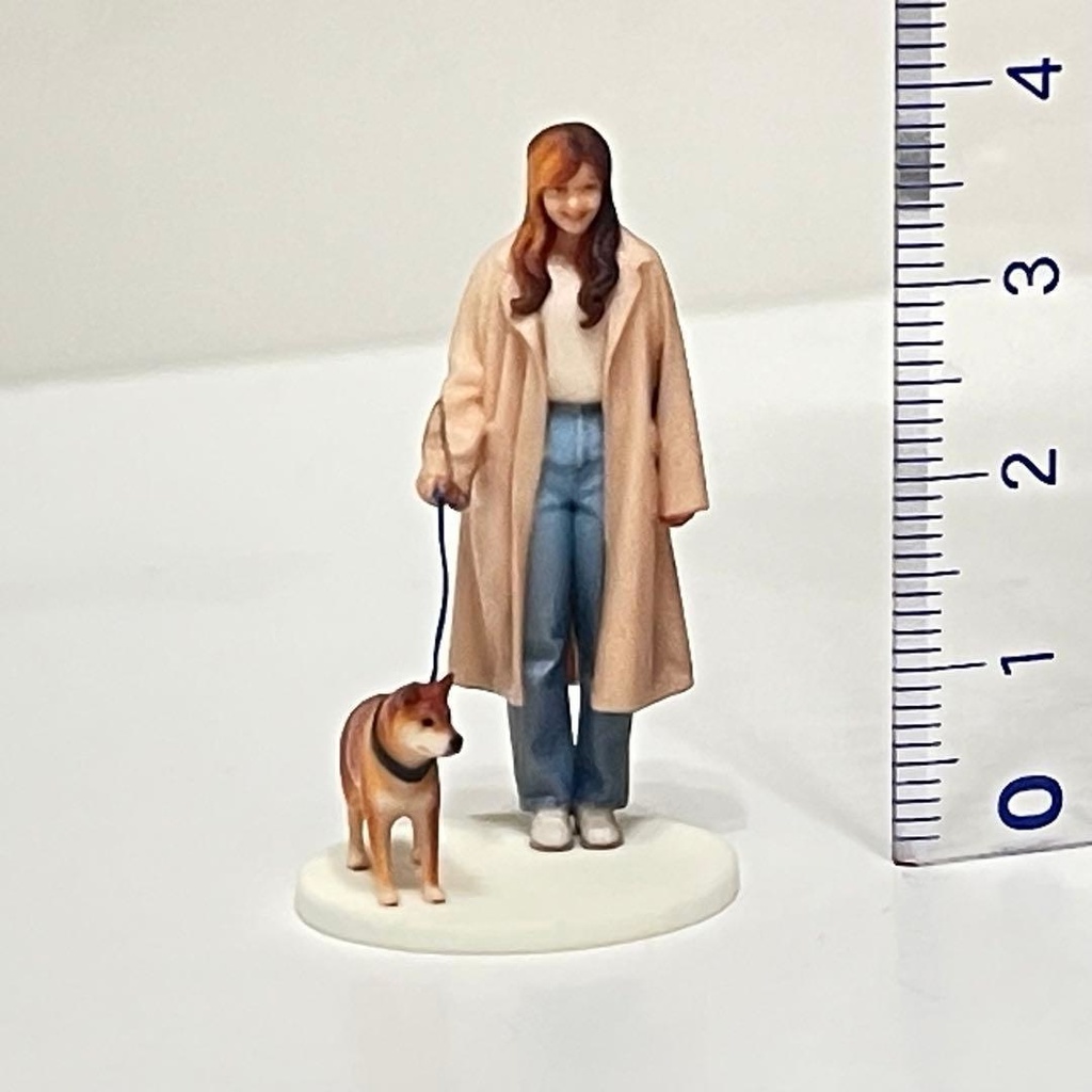 1/43 フィギュア リアルフィギュア 犬とお姉さん ミニチュア ジオラマ ミニカー 完成品 ミニチュアイメージ