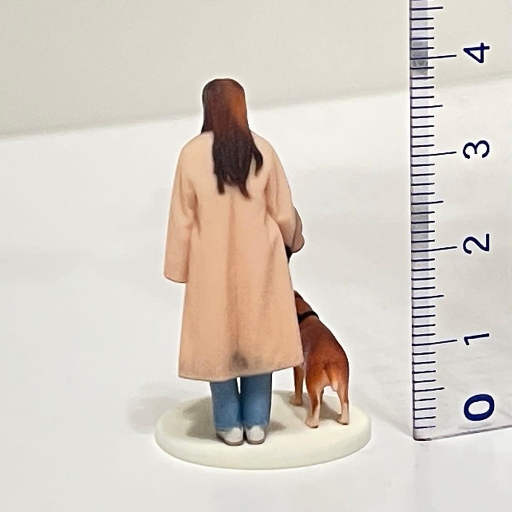 1/43 フィギュア リアルフィギュア 犬とお姉さん ミニチュア ジオラマ ミニカー 完成品 ミニチュアイメージ