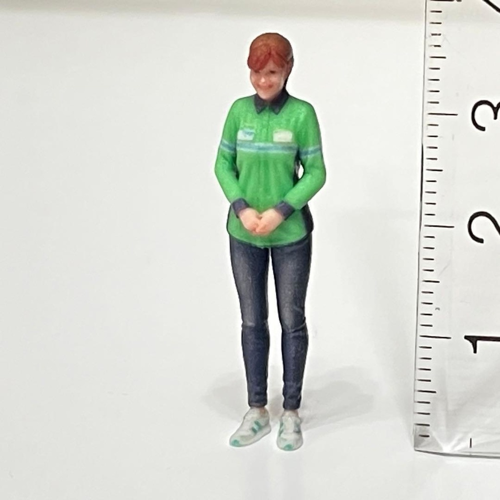 1/43 フィギュア リアルフィギュア コンビニ店員 ファミマ風 完成品 ミニチュア ジオラマ ミニカーに リアルフィギュア 完成品 3Dフィギュア