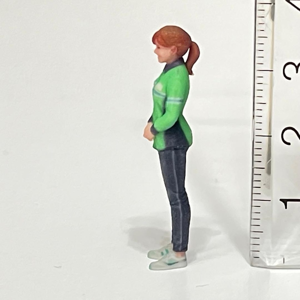 1/43 フィギュア リアルフィギュア コンビニ店員 ファミマ風 完成品 ミニチュア ジオラマ ミニカーに リアルフィギュア 完成品 3Dフィギュア