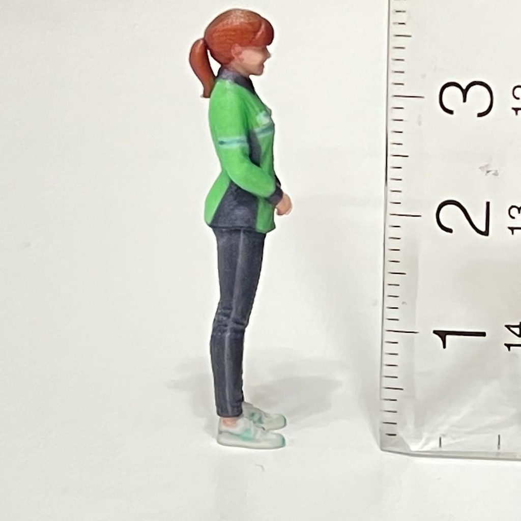 1/43 フィギュア リアルフィギュア コンビニ店員 ファミマ風 完成品 ミニチュア ジオラマ ミニカーに リアルフィギュア 完成品 3Dフィギュア