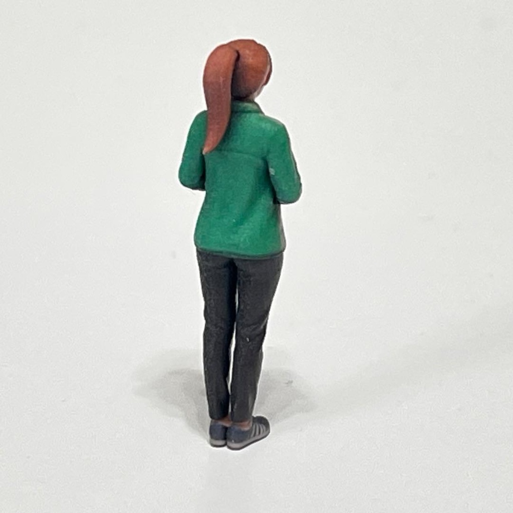 1/64 フィギュア リアルフィギュア 完成品 コンビニ店員 セブンイレブン風 ミニチュア ミニカー ジオラマ 住宅模型に 3Dフィギュア ミニチュアイメージ