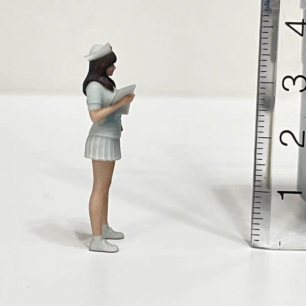 1/43 フィギュア ナース リアルフィギュア ミニチュアイメージ ミニカーに 完成品