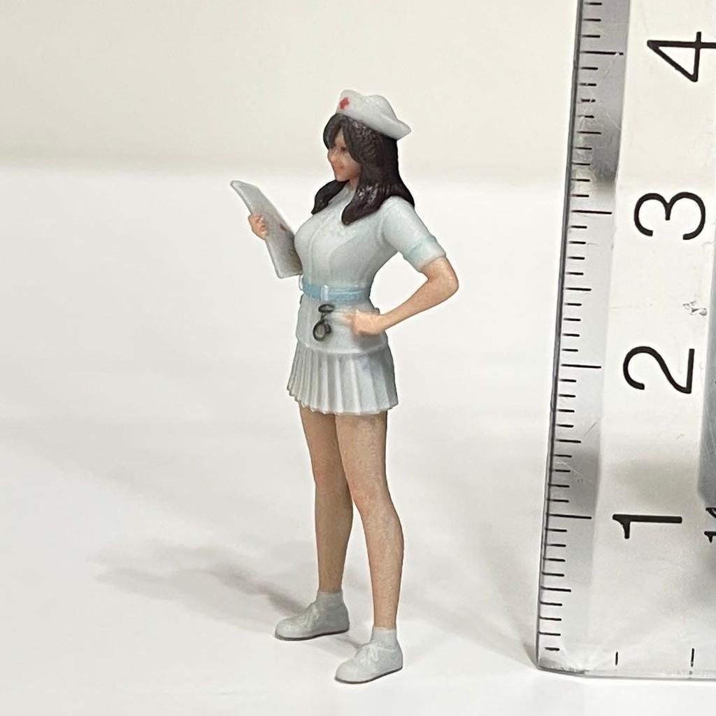 1/43 フィギュア ナース リアルフィギュア ミニチュアイメージ ミニカーに 完成品