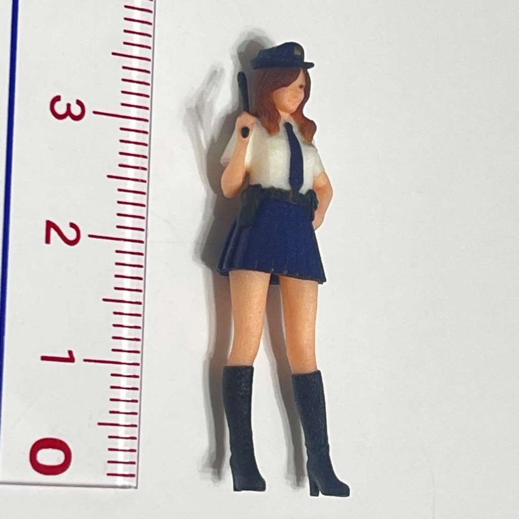 1/43 フィギュア 警官 半袖 リアルフィギュア ミニチュアイメージ ミニカーに 完成品