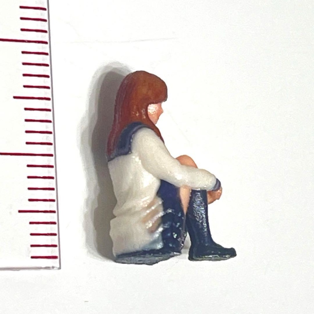 1/43 フィギュア セーラー服 体育座り JK リアルフィギュア ミニチュアイメージ 完成品