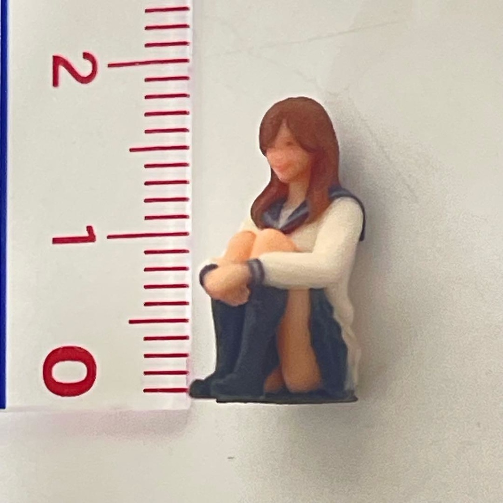 1/43 フィギュア2体 セーラー服 JK 体育座り 足伸ばし リアルフィギュア ミニチュアイメージ 完成品