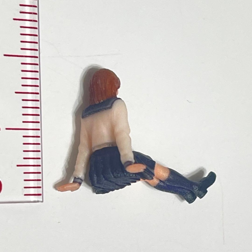 1/43 フィギュア2体 セーラー服 JK 体育座り 足伸ばし リアルフィギュア ミニチュアイメージ 完成品