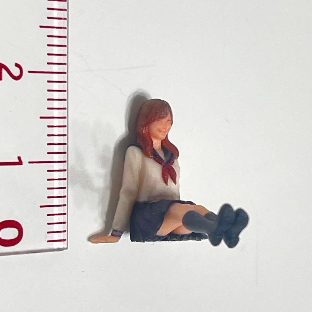 1/43 フィギュア2体 セーラー服 JK 体育座り 足伸ばし リアルフィギュア ミニチュアイメージ 完成品