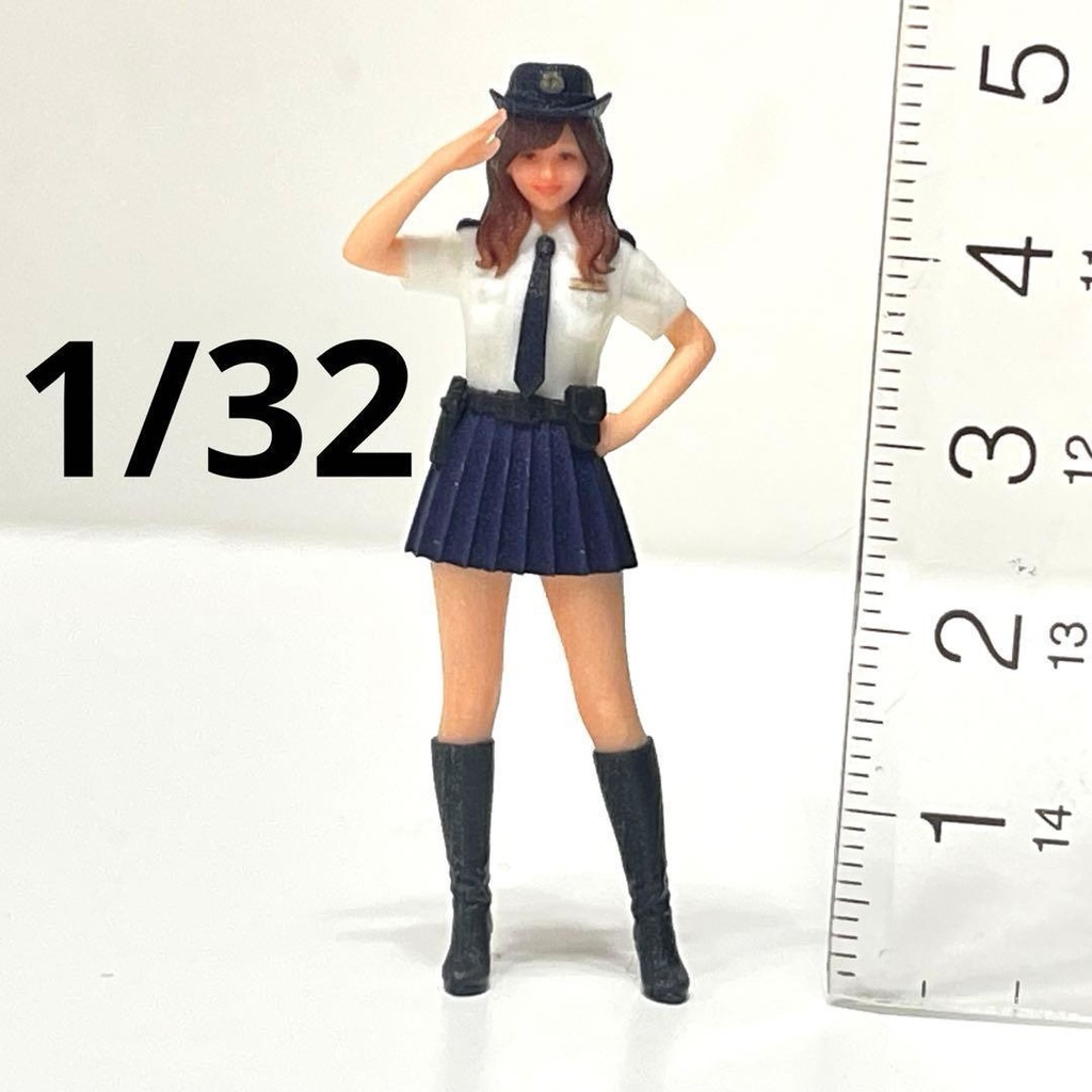 1/32 フィギュア 婦警 半袖 敬礼 リアルフィギュア ミニチュアイメージ 完成品