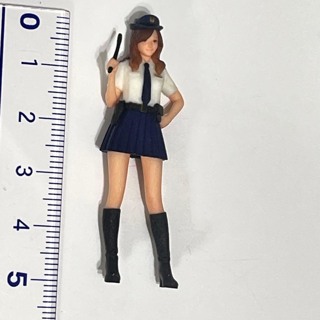 1/32 フィギュア 警官 婦警 半袖 警棒 リアルフィギュア ミニチュアイメージ 完成品