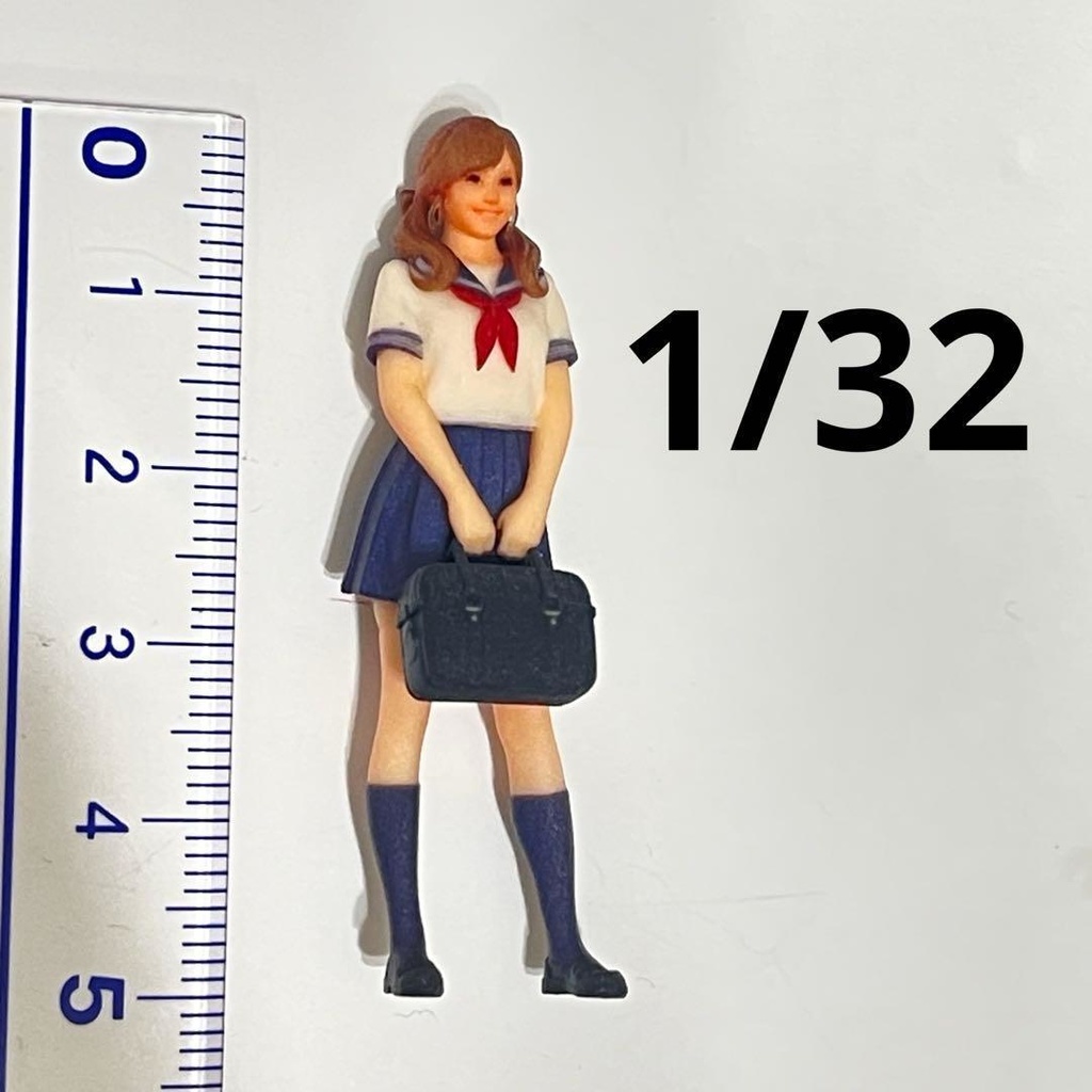 1/32　フィギュア　JK　セーラー服　半袖　カバン　リアルフィギュア　ミニチュアイメージ　完成品