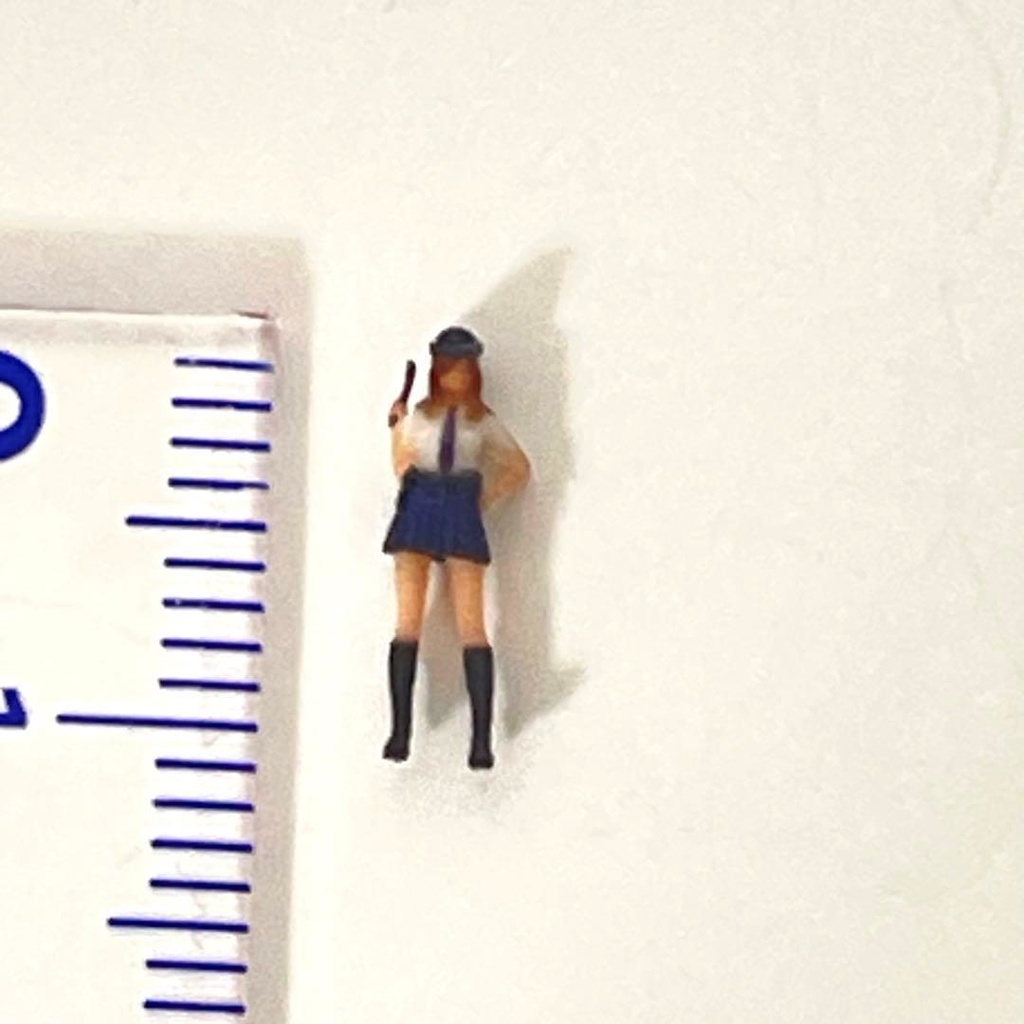 1/150 Nゲージ フィギュア 警官 婦警 半袖 警棒 リアルフィギュア ミニチュアイメージ 完成品
