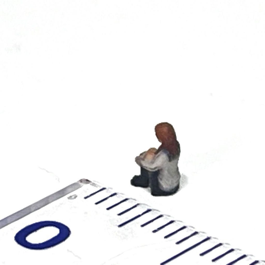 1/150 Nゲージ フィギュア JK セーラー服 体育座り リアルフィギュア ミニチュアイメージ 完成品