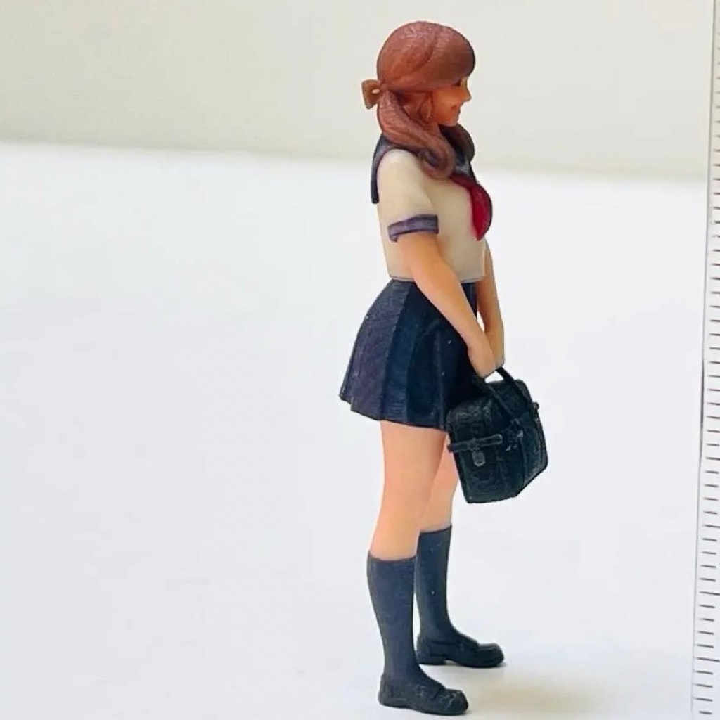 1/35 フィギュア リアルフィギュア JK セーラー服 完成品 塗装済み完成品 ミニチュア ミニカーに ジオラマに 3D 住宅模型 セーラー服 かばん おさげ