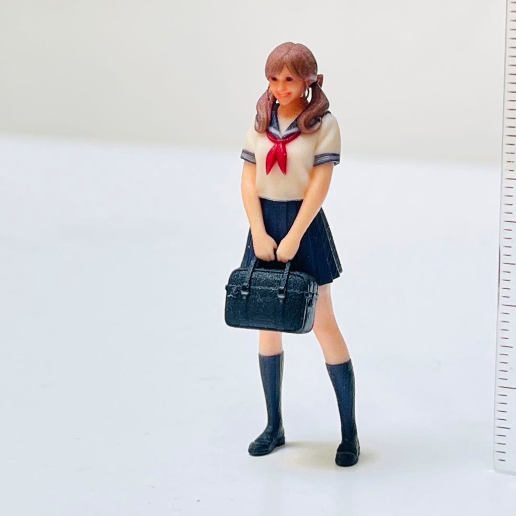 1/35 フィギュア リアルフィギュア JK セーラー服 完成品 塗装済み完成品 ミニチュア ミニカーに ジオラマに 3D 住宅模型 セーラー服 かばん おさげ