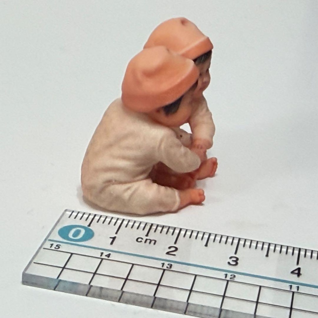 ミニチュア 双子 赤ちゃん フィギュア 完成品 リアルフィギュア ミニチュアイメージ 塗装済み完成品 ドールハウスに ジオラマに ミニカーに