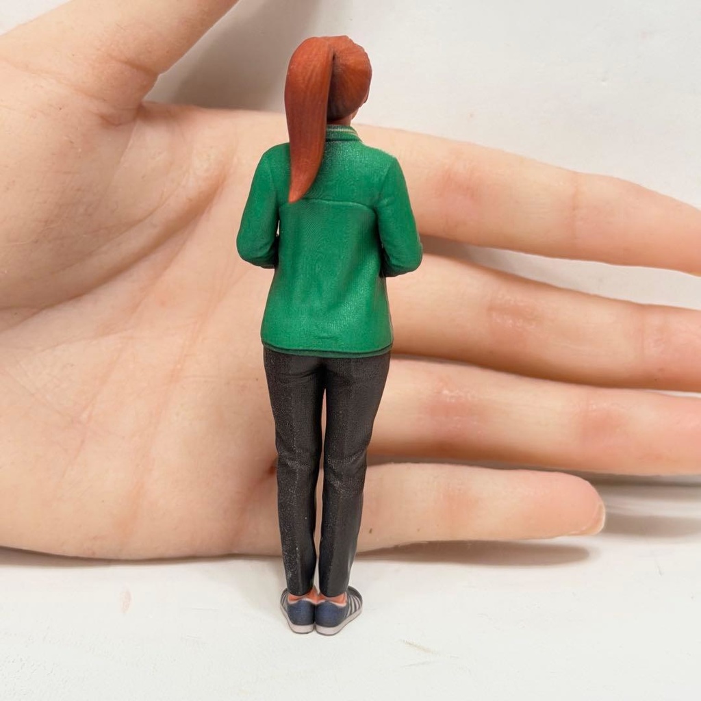 1/18 コンビニ店員S フィギュア リアルフィギュア ミニチュア ドールハウスに ミニカーに 3Dフィギュア 塗装済み完成品 完成品