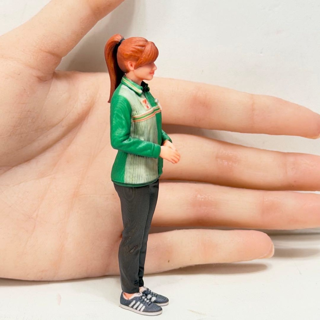 1/18 コンビニ店員S フィギュア リアルフィギュア ミニチュア ドールハウスに ミニカーに 3Dフィギュア 塗装済み完成品 完成品