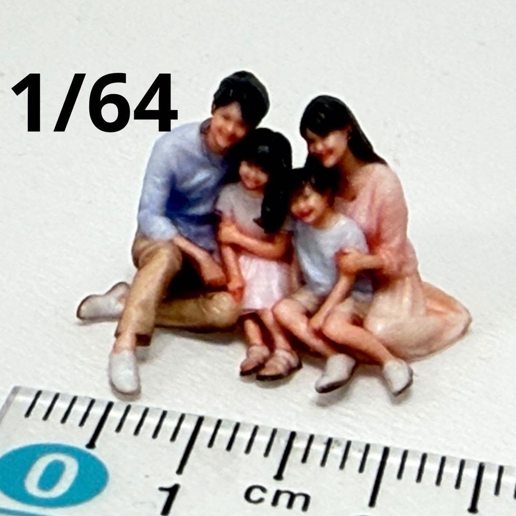 1/64  家族　フィギュア　リアルフィギュア　完成品　塗装済み完成品　トミカに　ミニカーに　ミニチュアイメージ　３D　住宅模型