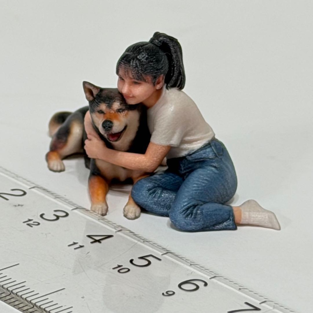 1/24 お姉さんとぽん太 犬 フィギュア リアルフィギュア 写真一枚からフィギュア 完成品 ミニチュアイメージ ミニカー ドールハウス ジオラマに
