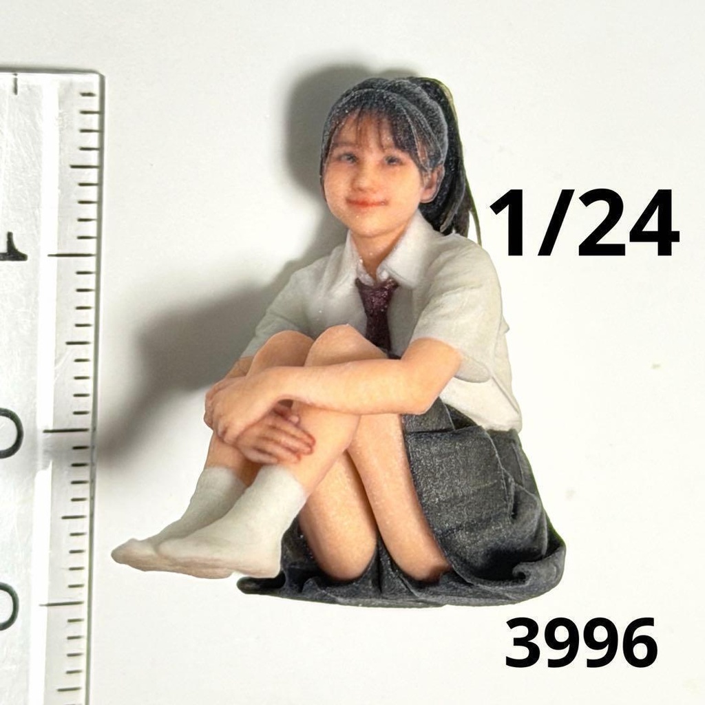 1/24 3996 フィギュア 女子高生 完成品 ミニチュア リアルフィギュア ミニチュアイメージ 3Dフィギュア ミニカー ドールハウス ジオラマに
