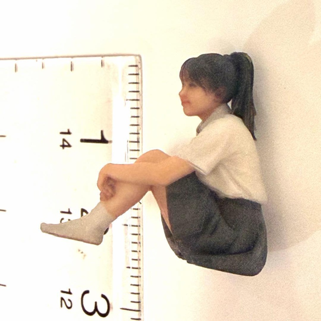 1/32 3996 体育座り 女子高生 フィギュア リアルフィギュア ミニチュアイメージ 完成品 ジオラマ 3Dフィギュア
