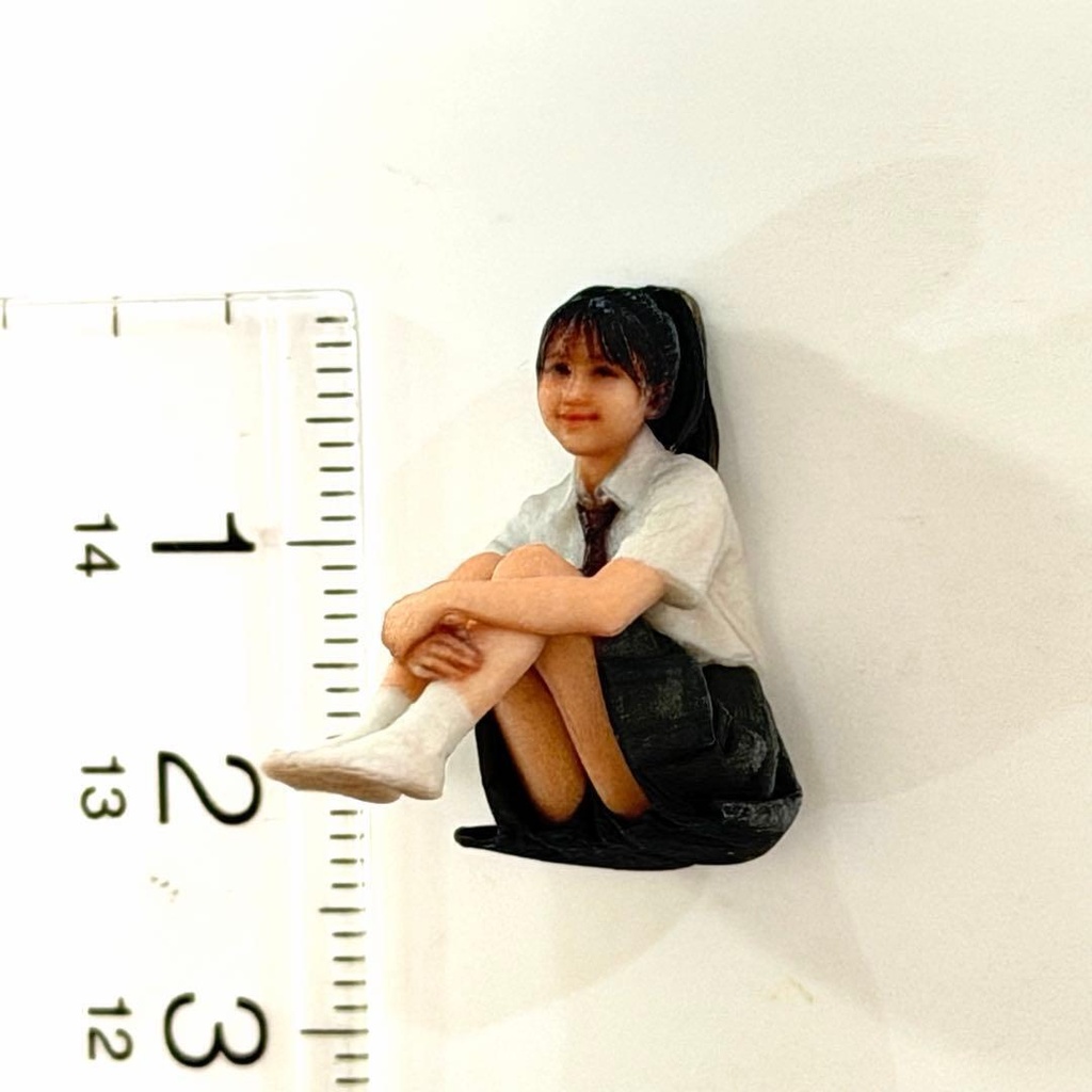 1/32 3996 体育座り 女子高生 フィギュア リアルフィギュア ミニチュアイメージ 完成品 ジオラマ 3Dフィギュア