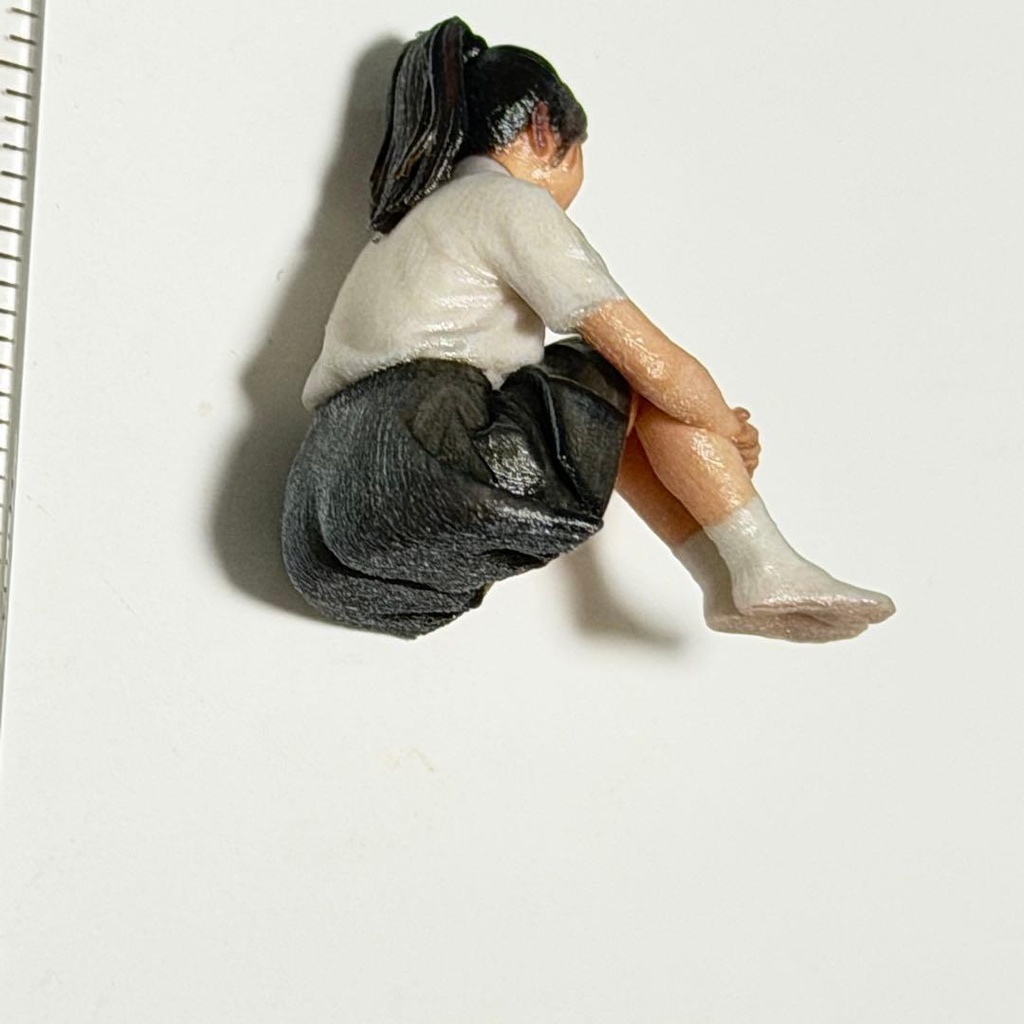 1/32 3996 体育座り 女子高生 フィギュア リアルフィギュア ミニチュアイメージ 完成品 ジオラマ 3Dフィギュア